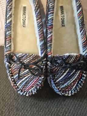 Minnetonka Multicolor Striped Faux-Fur Lined Cally Moccasins Slippers